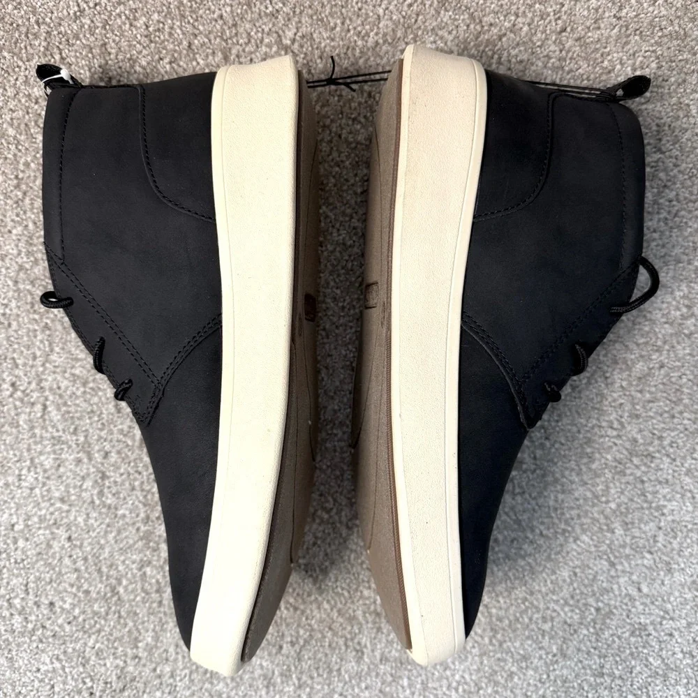 NWB IZOD men’s Palmer black/ cream chukka shoes size 9